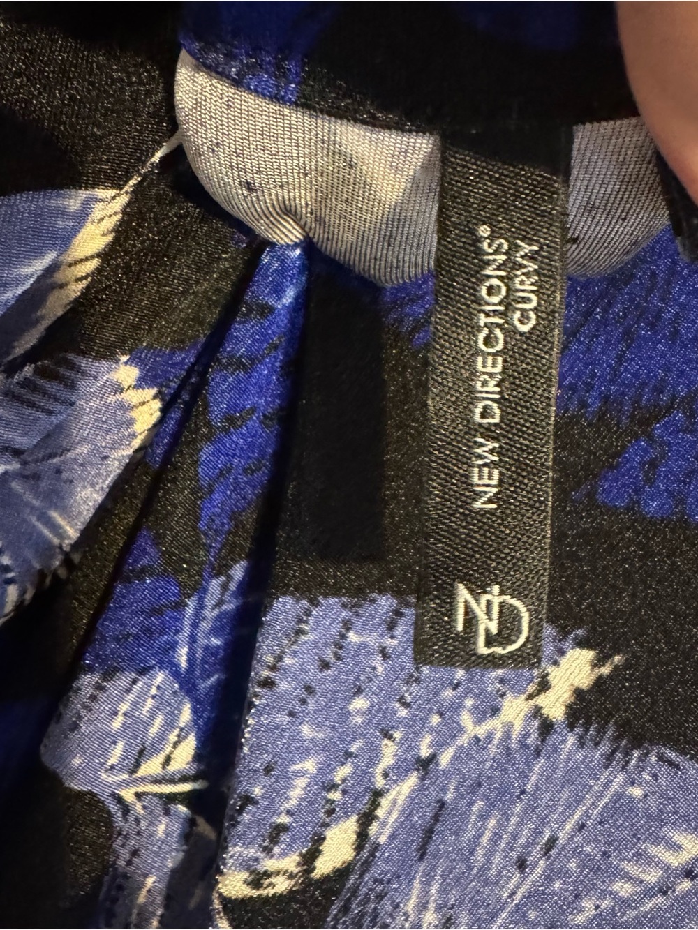 New Directions Blue & Black Abstract Notch-Neck Top PLUS: 3X Bin#14 - Picture 7 of 8